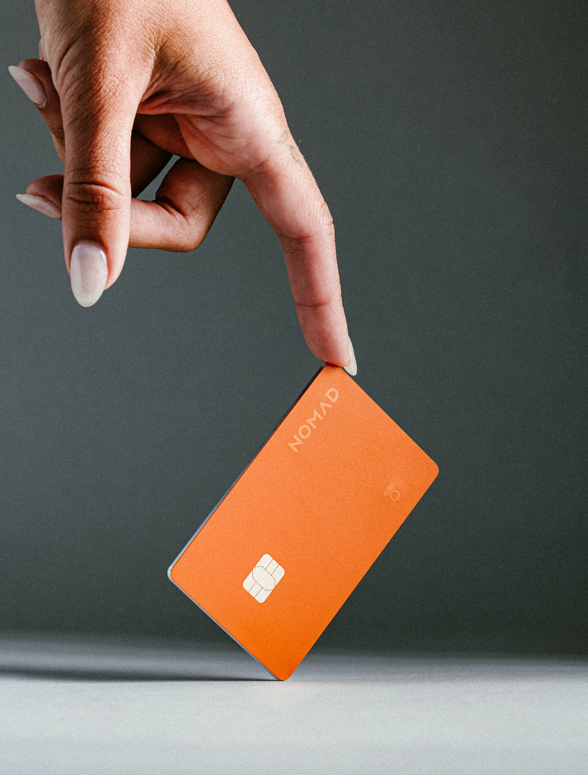 Nomad Tracking Card Pro - Stellar Orange